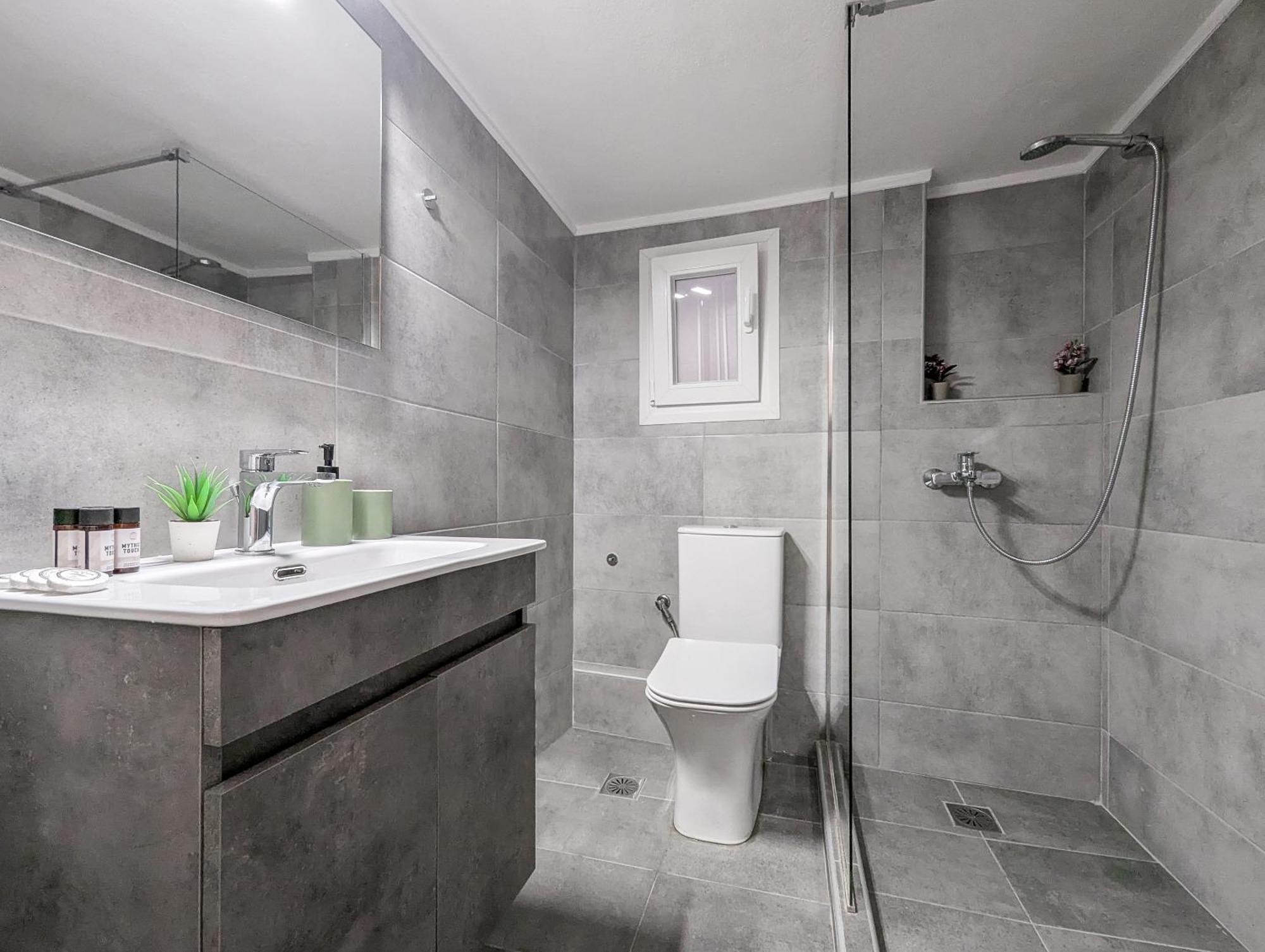 אתונה Spacious Apt For 5 Guests Next To Acropolis&Metro מראה חיצוני תמונה
